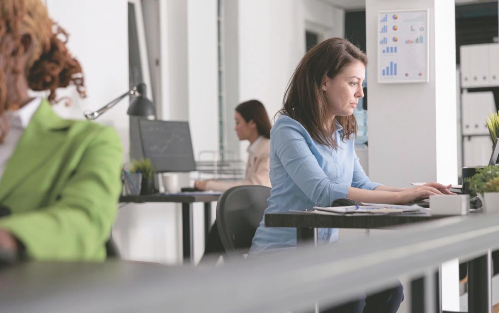 Blick in das moderne siriusosvia-Büro während einer Strategiebesprechung